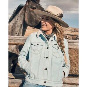 Wrangler L Sherpa Jean Jacket Light Wash Retro Relaxed Fit Western Denim Womens
